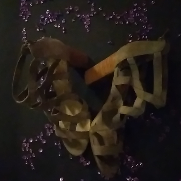 Strapped Hells - Picture 2 of 10